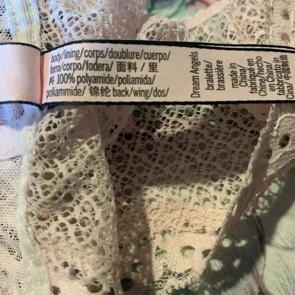 Victoria Secret Women’s  Bralette  Size Medium With Underwire No Underwire - Picture 4 of 6